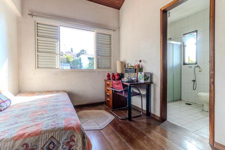 Casa à venda com 362m², 4 quartos e 5 vagasSuíte 4