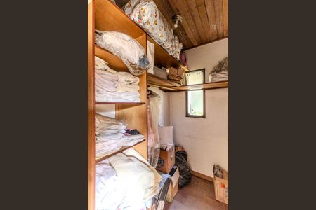 Casa à venda com 362m², 4 quartos e 5 vagasSuíte 2