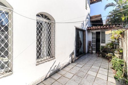 Casa à venda com 362m², 4 quartos e 5 vagasQuintal