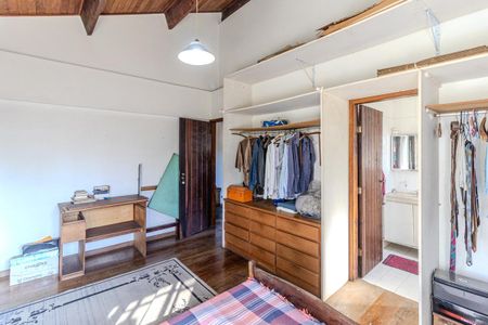 Casa à venda com 362m², 4 quartos e 5 vagasSuíte 3