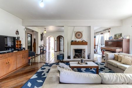 Casa à venda com 362m², 4 quartos e 5 vagasSala