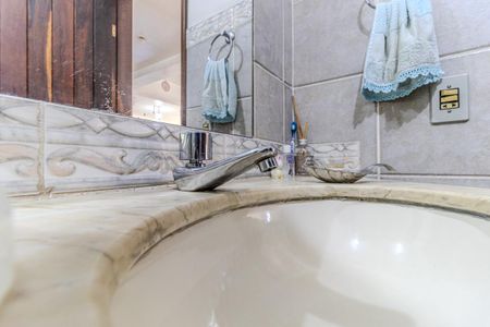 Casa à venda com 362m², 4 quartos e 5 vagasBanheiro Social