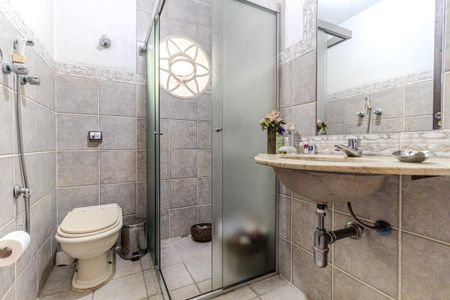 Casa à venda com 362m², 4 quartos e 5 vagasBanheiro Social