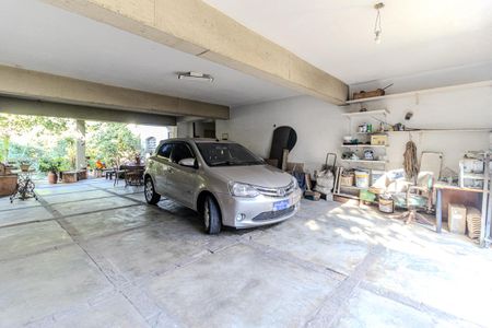 Casa à venda com 362m², 4 quartos e 5 vagasGaragem