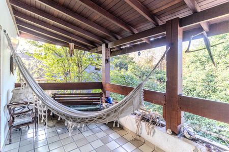 Casa à venda com 362m², 4 quartos e 5 vagasVaranda