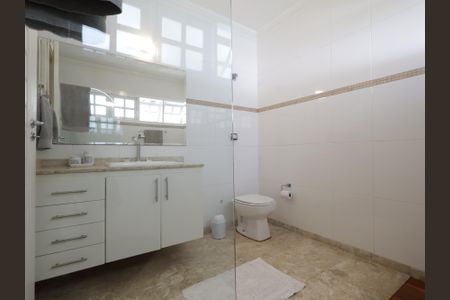 Casa à venda com 351m², 3 quartos e 3 vagasBanheiro