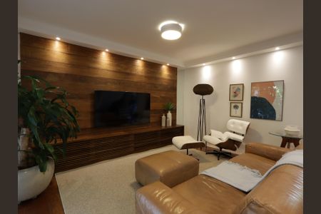 Casa à venda com 351m², 3 quartos e 3 vagasSala de TV