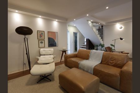 Casa à venda com 351m², 3 quartos e 3 vagasSala de TV