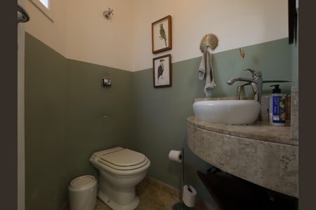 Casa à venda com 351m², 3 quartos e 3 vagasLavabo