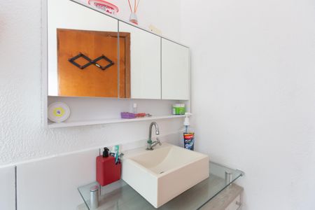 Casa de condomínio à venda com 70m², 2 quartos e 1 vaga Casa de condomínio à venda com 70m², 2 quartos e 1 vagaBanheiro da Suíte 2