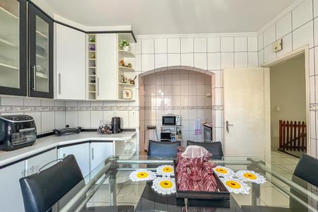 Casa à venda com 310m², 3 quartos e 4 vagasCozinha
