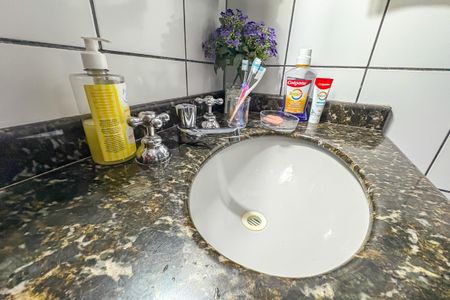 Casa à venda com 310m², 3 quartos e 4 vagasBanheiro Social