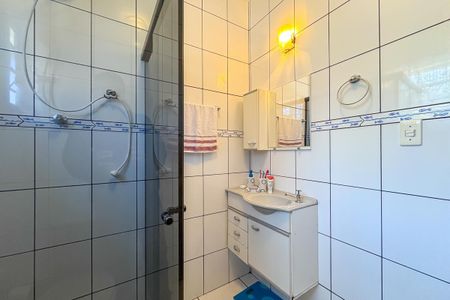 Casa à venda com 310m², 3 quartos e 4 vagasBanheiro da Suíte