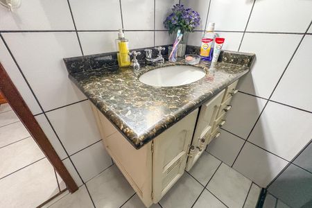 Casa à venda com 310m², 3 quartos e 4 vagasBanheiro Social