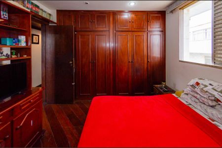 Apartamento à venda com 300m², 5 quartos e 2 vagas Apartamento à venda com 300m², 5 quartos e 2 vagasQuarto 3