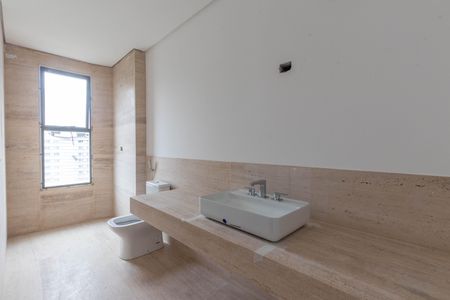 Apartamento à venda com 377m², 4 quartos e 5 vagas Apartamento à venda com 377m², 4 quartos e 5 vagasBanheiro