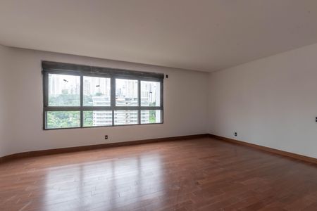 Apartamento à venda com 377m², 4 quartos e 5 vagas Apartamento à venda com 377m², 4 quartos e 5 vagasQuarto 4