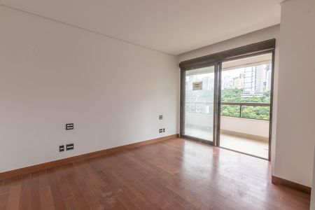 Apartamento à venda com 377m², 4 quartos e 5 vagas Apartamento à venda com 377m², 4 quartos e 5 vagasQuarto 2