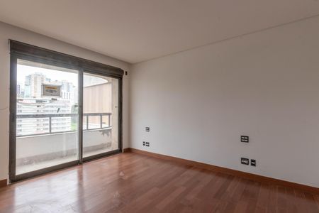 Apartamento à venda com 377m², 4 quartos e 5 vagas Apartamento à venda com 377m², 4 quartos e 5 vagasQuarto 3