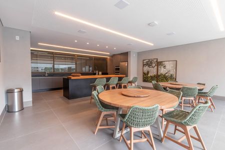 Apartamento à venda com 377m², 4 quartos e 5 vagas Apartamento à venda com 377m², 4 quartos e 5 vagasÁrea comum - Salão de festas