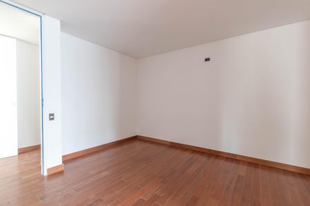 Apartamento à venda com 377m², 4 quartos e 5 vagas Apartamento à venda com 377m², 4 quartos e 5 vagasQuarto 4