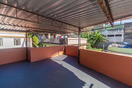 Casa para alugar com 300m², 3 quartos e sem vaga Casa para alugar com 300m², 3 quartos e sem vagaTerraço