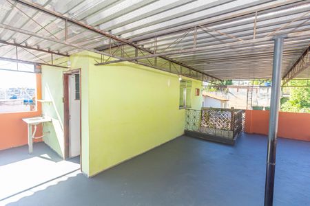Casa para alugar com 300m², 3 quartos e sem vaga Casa para alugar com 300m², 3 quartos e sem vagaTerraço