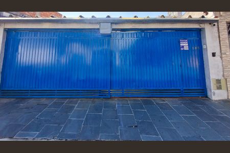 Casa à venda com 163m², 3 quartos e 2 vagas Casa à venda com 163m², 3 quartos e 2 vagasFachada