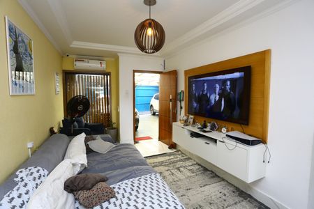 Casa à venda com 163m², 3 quartos e 2 vagas Casa à venda com 163m², 3 quartos e 2 vagasSala