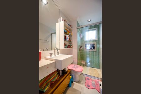 Apartamento à venda com 98m², 3 quartos e 2 vagas Apartamento à venda com 98m², 3 quartos e 2 vagasBanheiro social