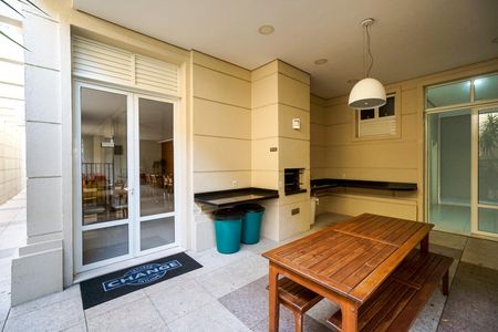 Apartamento à venda com 98m², 3 quartos e 2 vagas Apartamento à venda com 98m², 3 quartos e 2 vagasÁrea comum - Churrasqueira