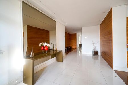 Apartamento à venda com 98m², 3 quartos e 2 vagas Apartamento à venda com 98m², 3 quartos e 2 vagasÁrea comum - Hall social