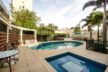 Apartamento à venda com 98m², 3 quartos e 2 vagas Apartamento à venda com 98m², 3 quartos e 2 vagasÁrea comum - Piscina