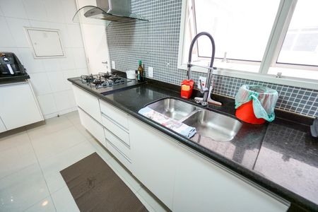 Apartamento à venda com 98m², 3 quartos e 2 vagas Apartamento à venda com 98m², 3 quartos e 2 vagasCozinha