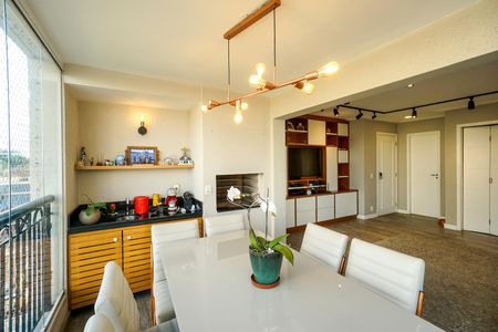 Apartamento à venda com 98m², 3 quartos e 2 vagas Apartamento à venda com 98m², 3 quartos e 2 vagasVaranda