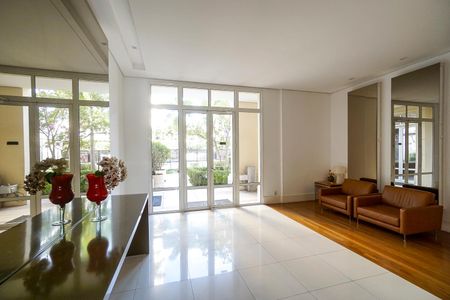 Apartamento à venda com 98m², 3 quartos e 2 vagas Apartamento à venda com 98m², 3 quartos e 2 vagasÁrea comum - Hall social