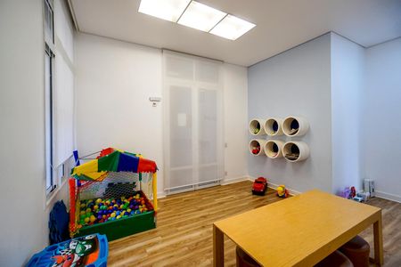 Apartamento à venda com 98m², 3 quartos e 2 vagas Apartamento à venda com 98m², 3 quartos e 2 vagasÁrea comum - Brinquedoteca