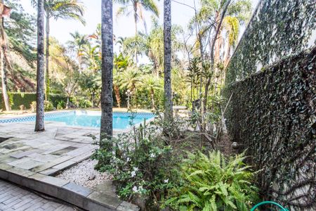 Casa à venda com 845m², 5 quartos e 4 vagasQuintal