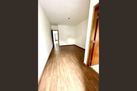 Casa à venda com 110m², 2 quartos e 2 vagas