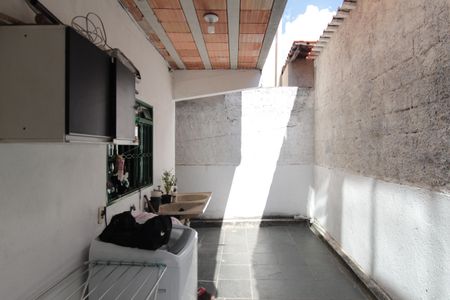 Casa à venda com 180m², 3 quartos e 1 vagaÁrea de Serviço