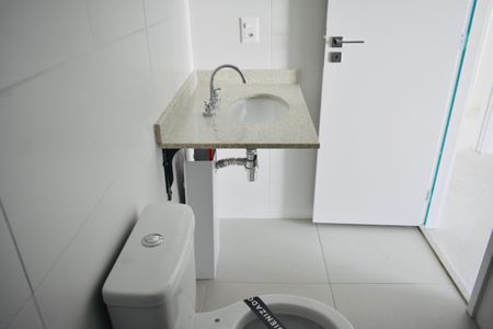 Apartamento à venda com 132m², 3 quartos e 2 vagas Apartamento à venda com 132m², 3 quartos e 2 vagasBanheiro da Suíte 1