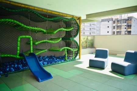 Apartamento à venda com 132m², 3 quartos e 2 vagas Apartamento à venda com 132m², 3 quartos e 2 vagasÁrea comum - Playground