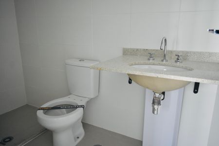 Apartamento à venda com 132m², 3 quartos e 2 vagas Apartamento à venda com 132m², 3 quartos e 2 vagasBanheiro da Suíte 1