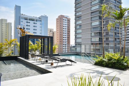 Apartamento à venda com 132m², 3 quartos e 2 vagas Apartamento à venda com 132m², 3 quartos e 2 vagasÁrea comum - Piscina