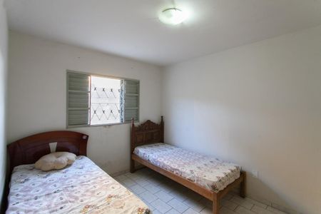 Casa à venda com 240m², 5 quartos e 4 vagasQuarto 1 - Casa 2