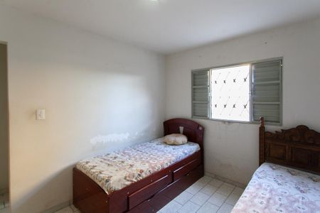 Casa à venda com 240m², 5 quartos e 4 vagasQuarto 1 - Casa 2