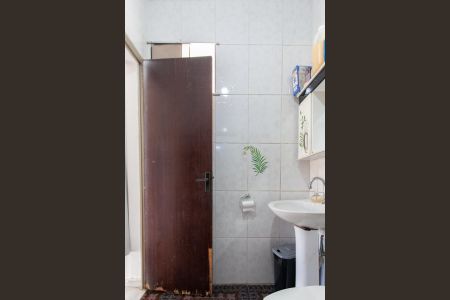 Casa à venda com 240m², 5 quartos e 4 vagasBanheiro da Suíte 2 - Casa 1