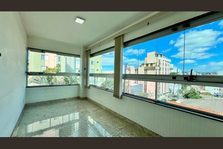 Apartamento à venda com 120m², 3 quartos e 2 vagasVaranda