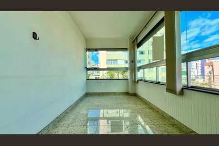 Apartamento à venda com 120m², 3 quartos e 2 vagasVaranda