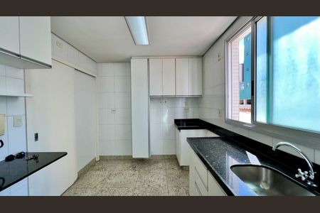 Apartamento à venda com 120m², 3 quartos e 2 vagasCozinha